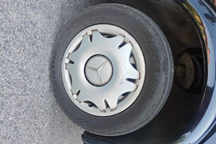 Used Mercedes-Benz Vito 2013 3.0L Elite Edition Right Front Wheel Hub
