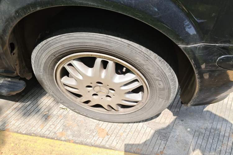 Used Mercedes-Benz Vito 2013 3.0L Elite Edition Right Front Wheel Hub
