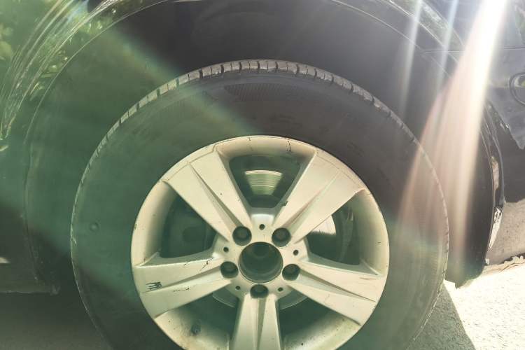Used Mercedes-Benz Vito 2013 3.0L Elite Edition Right Front Wheel Hub