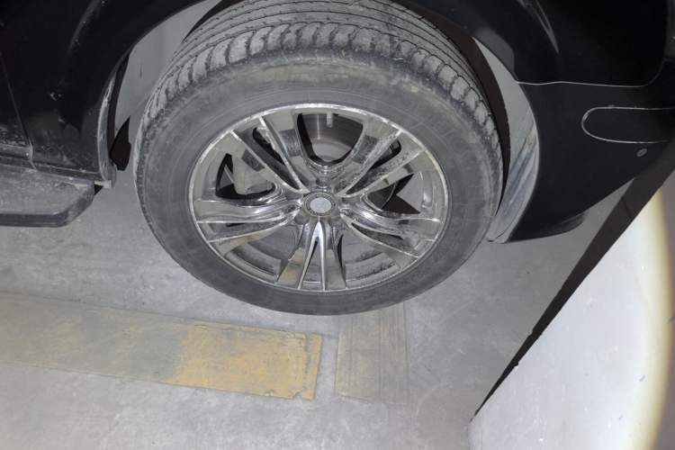 Used Mercedes-Benz Vito  Right Front Wheel Hub