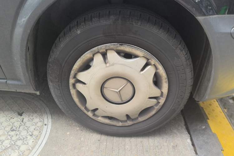 Used Mercedes-Benz Vito 2013 2.1T Elite Edition Right Front Wheel Hub