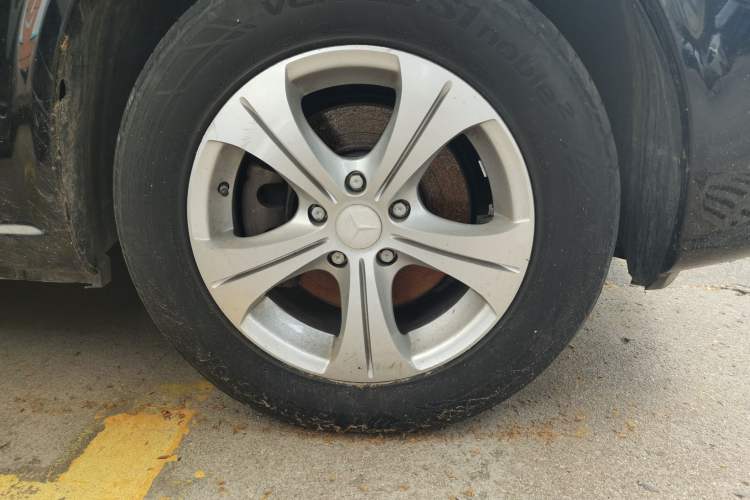 Used Mercedes-Benz Vito 2013 3.0L Elite Edition Right Front Wheel Hub
