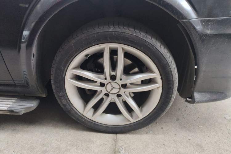 Used Mercedes-Benz Vito 2013 3.0L Elite Edition Right Front Wheel Hub