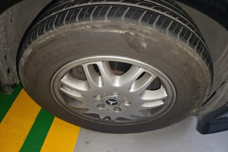 Used Mercedes-Benz Vito 2013 3.0L Business Edition Right Front Wheel Hub
