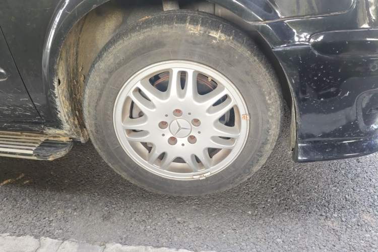 Used Mercedes-Benz Vito  Right Front Wheel Hub