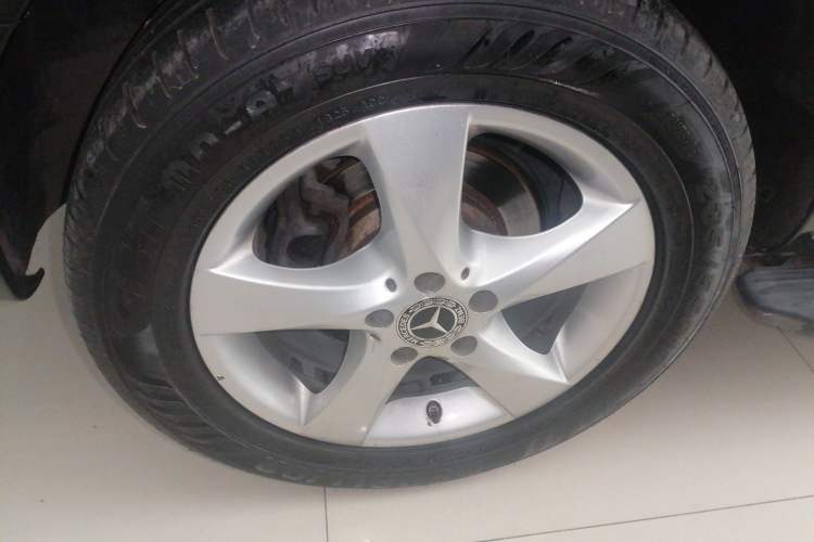 Used Mercedes-Benz Vito 2013 3.0L Elite Edition Right Rear Wheel Hub