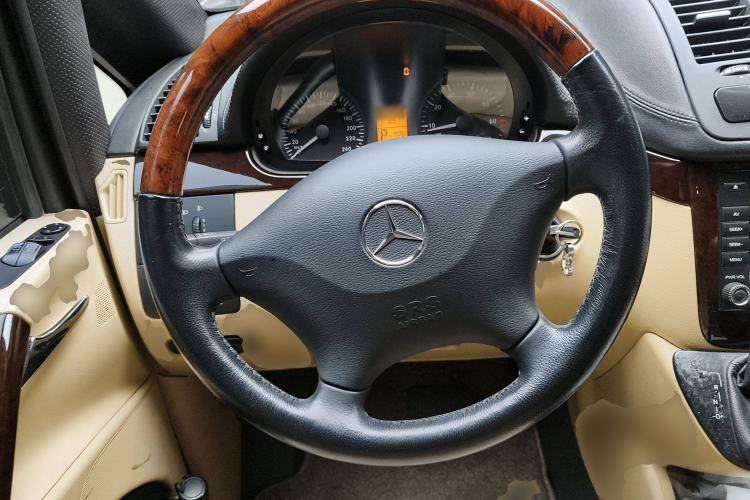 Used Mercedes-Benz Vito 2013 3.0L Elite Edition Steering Wheel