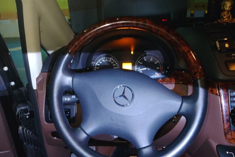 Used Mercedes-Benz Vito 2013 3.0L Elite Edition Steering Wheel