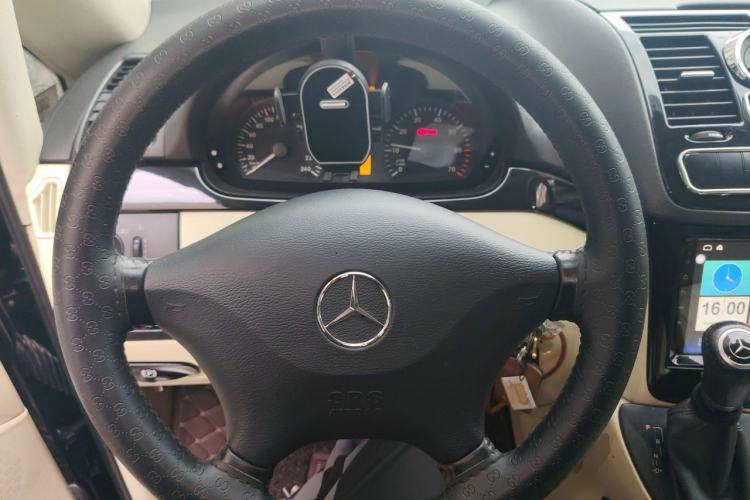Used Mercedes-Benz Vito 2013 3.0L Elite Edition Steering Wheel