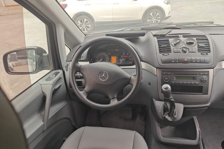 Used Mercedes-Benz Vito 2013 3.0L Business Edition Steering Wheel