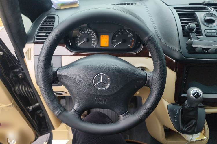 Used Mercedes-Benz Vito 2013 3.0L Elite Edition Steering Wheel
