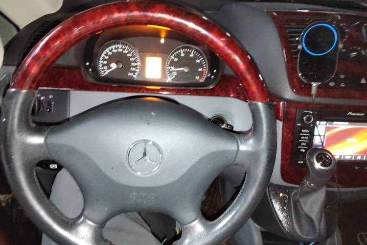 Used Mercedes-Benz Vito 2013 3.0L Elite Edition Steering Wheel