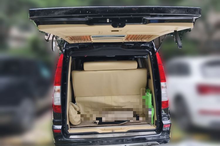 Used Mercedes-Benz Vito 2013 3.0L Elite Edition Trunk
