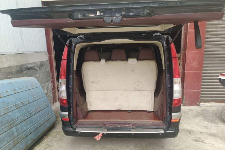 Used Mercedes-Benz Vito 2013 3.0L Business Edition Trunk