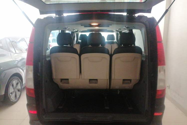 Used Mercedes-Benz Vito 2013 3.0L Elite Edition Trunk