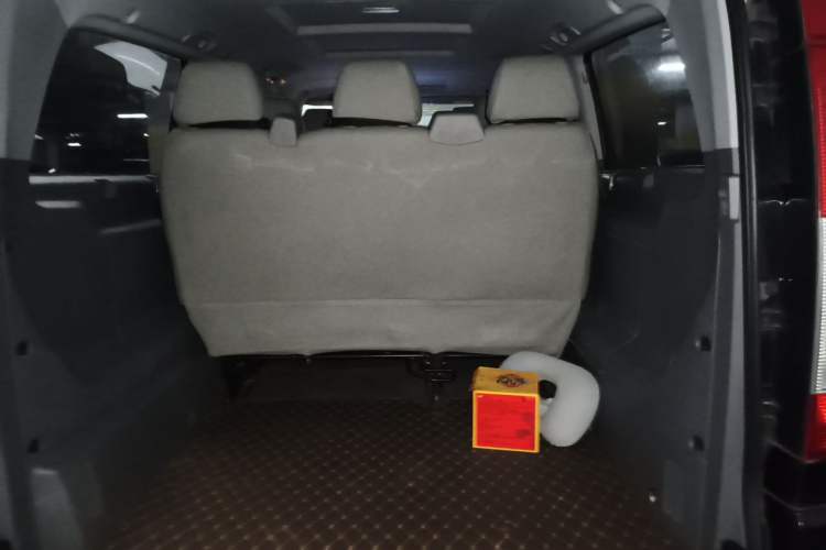 Used Mercedes-Benz Vito 2013 3.0L Business Edition Trunk