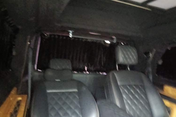Used Mercedes-Benz Vito 2013 3.0L Elite Edition Trunk