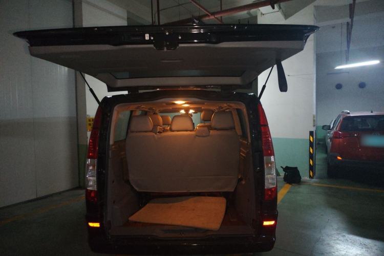 Used Mercedes-Benz Vito 2013 3.0L Elite Edition Trunk
