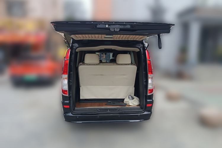Used Mercedes-Benz Vito 2013 3.0L Elite Edition Trunk