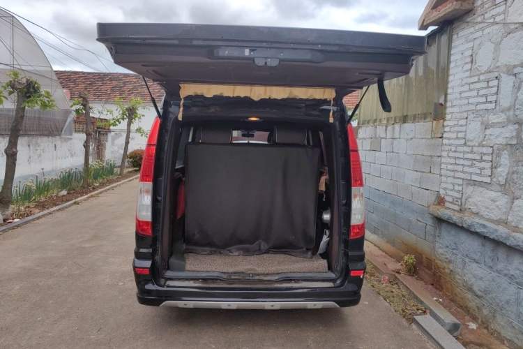Used Mercedes-Benz Vito 2013 3.0L Elite Edition Trunk