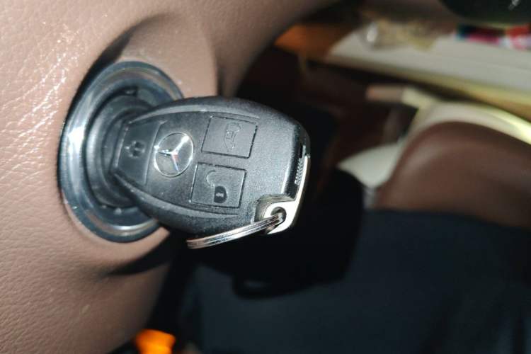 Used Mercedes-Benz Vito 2013 3.0L Elite Edition Vehicle Key