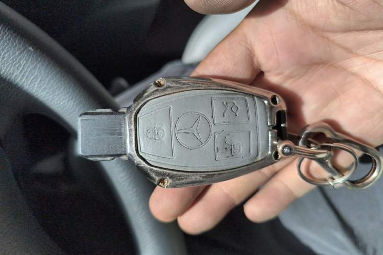 Used Mercedes-Benz Vito 2013 3.0L Elite Edition Vehicle Key
