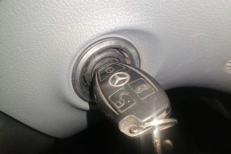 Used Mercedes-Benz Vito 2013 3.0L Elite Edition Vehicle Key