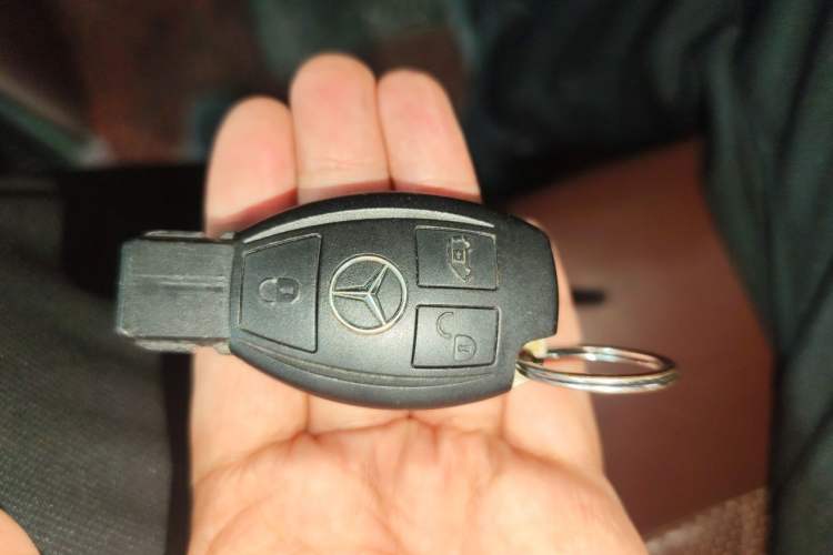 Used Mercedes-Benz Vito 2013 3.0L Elite Edition Vehicle Key