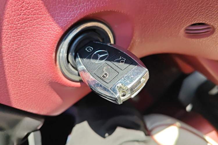 Used Mercedes-Benz Vito 2013 3.0L Elite Edition Vehicle Key