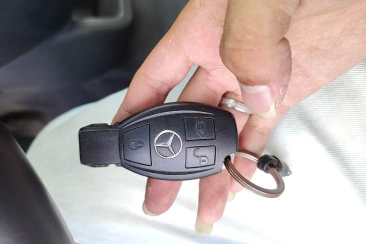 Used Mercedes-Benz Vito 2013 3.0L Elite Edition Vehicle Key