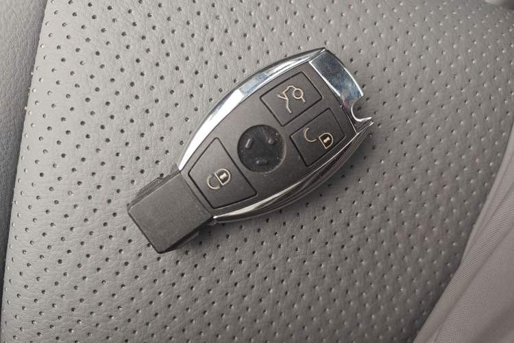 Used Mercedes-Benz Vito 2013 3.0L Business Edition Vehicle Key