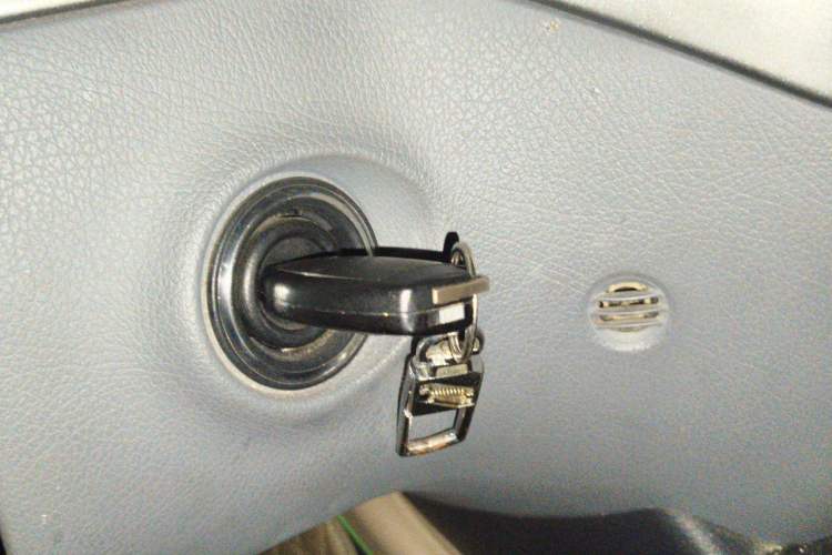 Used Mercedes-Benz Vito 2013 3.0L Elite Edition Vehicle Key