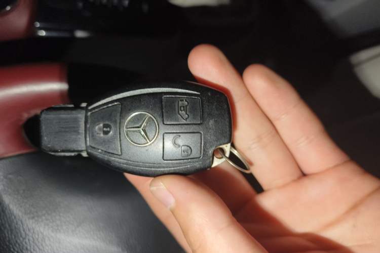 Used Mercedes-Benz Vito 2013 3.0L Elite Edition Vehicle Key