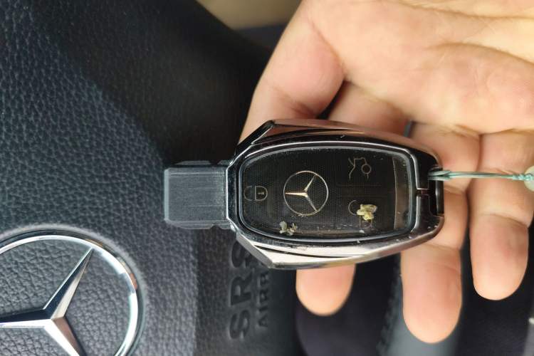 Used Mercedes-Benz Vito 2013 3.0L Elite Edition Vehicle Key