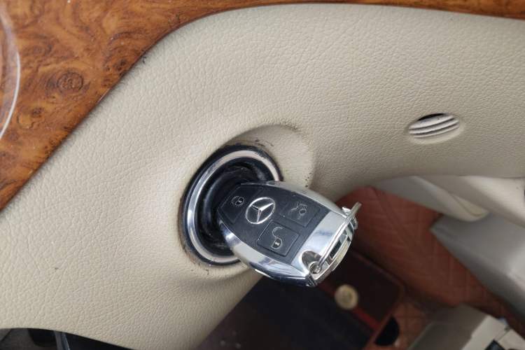Used Mercedes-Benz Vito 2013 3.0L Elite Edition Vehicle Key