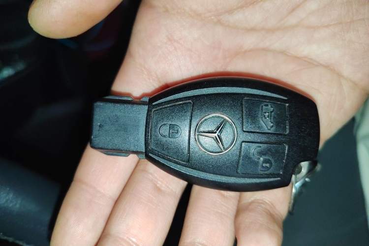Used Mercedes-Benz Vito 2013 3.0L Elite Edition Vehicle Key