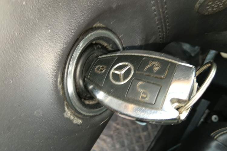 Used Mercedes-Benz Vito 2013 3.0L Elite Edition Vehicle Key