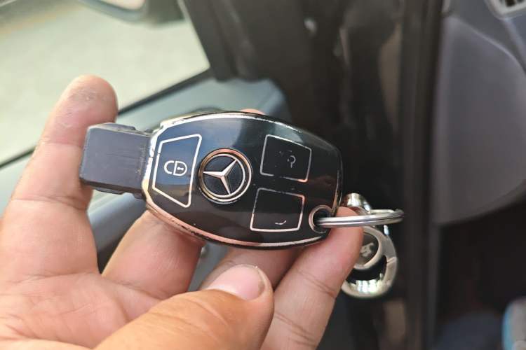 Used Mercedes-Benz Vito 2013 2.1T Elite Edition Vehicle Key