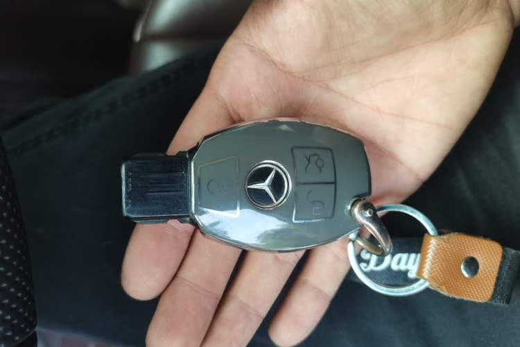 Used Mercedes-Benz Vito 2013 3.0L Elite Edition Vehicle Key