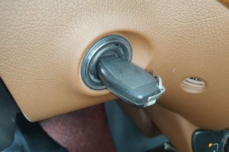 Used Mercedes-Benz Vito 2013 3.0L Elite Edition Vehicle Key