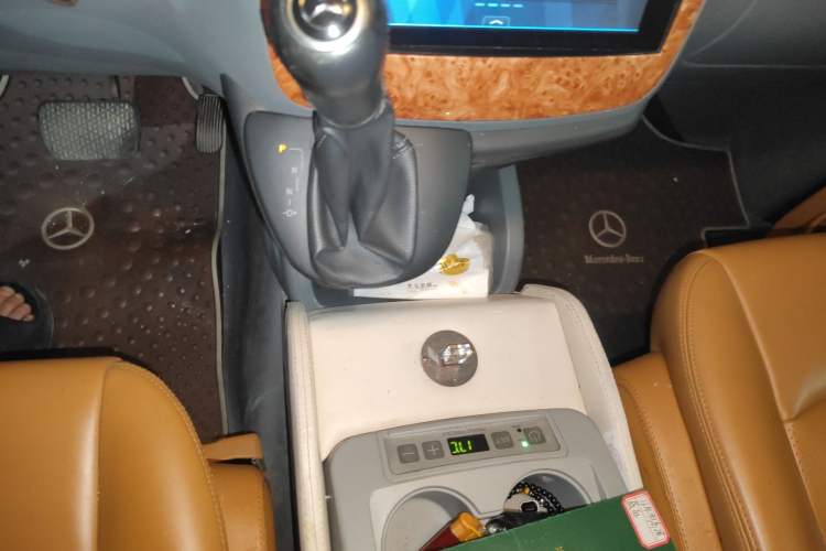 Used Mercedes-Benz Vito 2013 3.0L Elite Edition Gear Lever