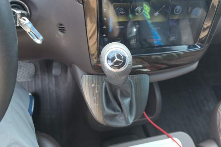 Used Mercedes-Benz Vito  Gear Lever
