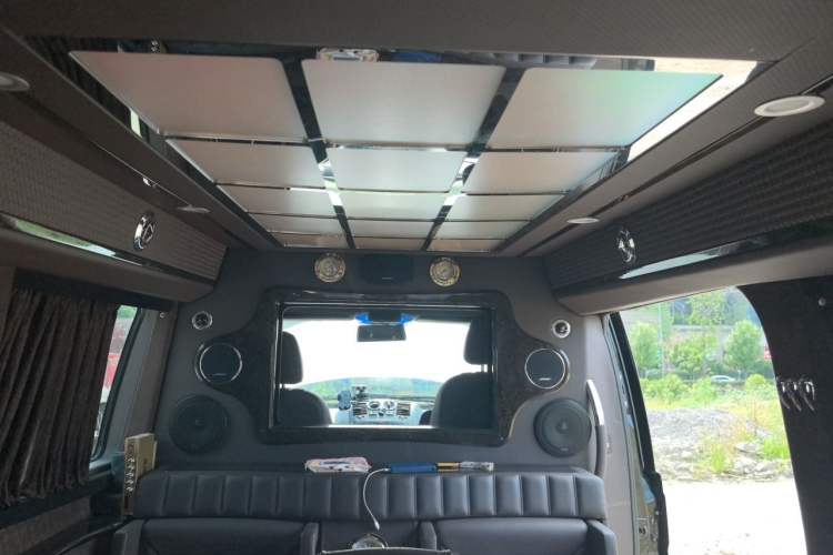 Used Mercedes-Benz Vito  Headliner