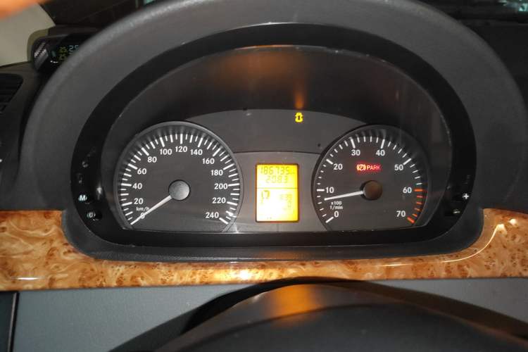 Used Mercedes-Benz Vito 2013 3.0L Elite Edition Instrument Cluster