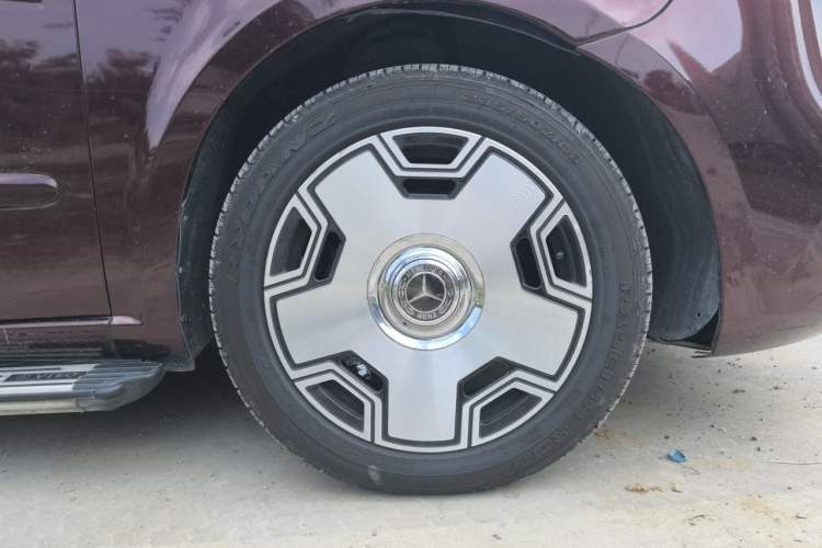 Used Mercedes-Benz Vito  Right Front Wheel Hub