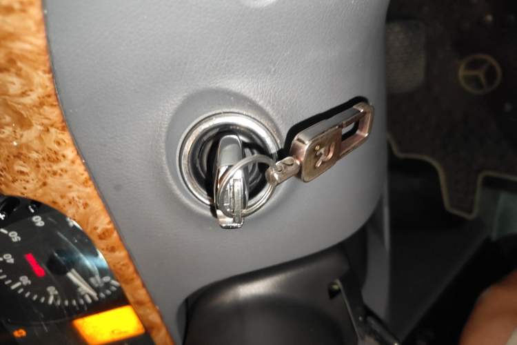 Used Mercedes-Benz Vito 2013 3.0L Elite Edition Vehicle Key