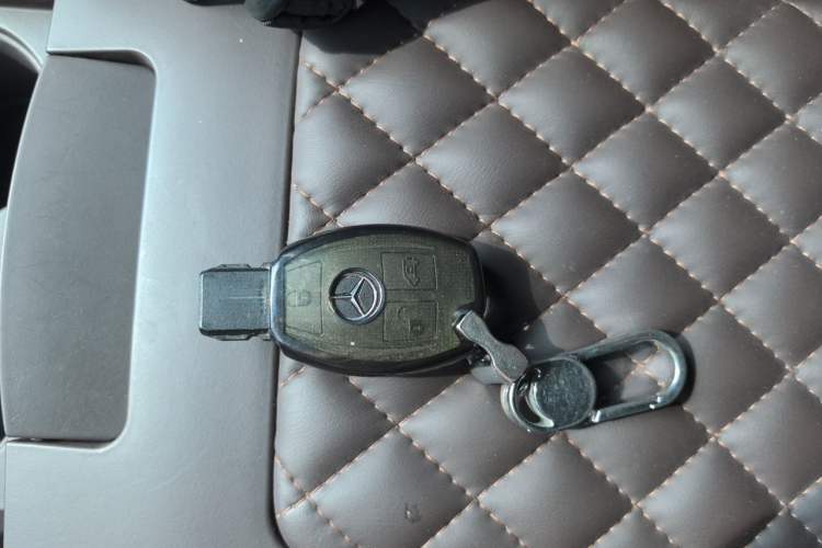 Used Mercedes-Benz Vito  Vehicle Key