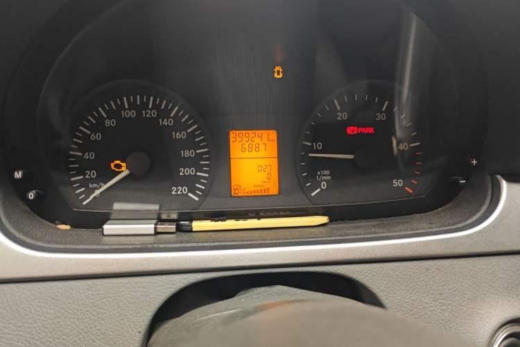 Used Mercedes-Benz Vito 2013 2.1T Elite Edition Instrument Cluster