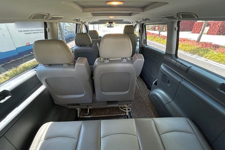 Used Mercedes-Benz Vito 2013 3.0L Elite Edition Interior 10