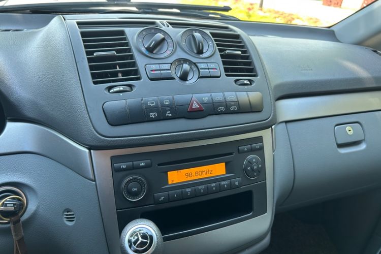 Used Mercedes-Benz Vito 2013 3.0L Elite Edition Interior 4